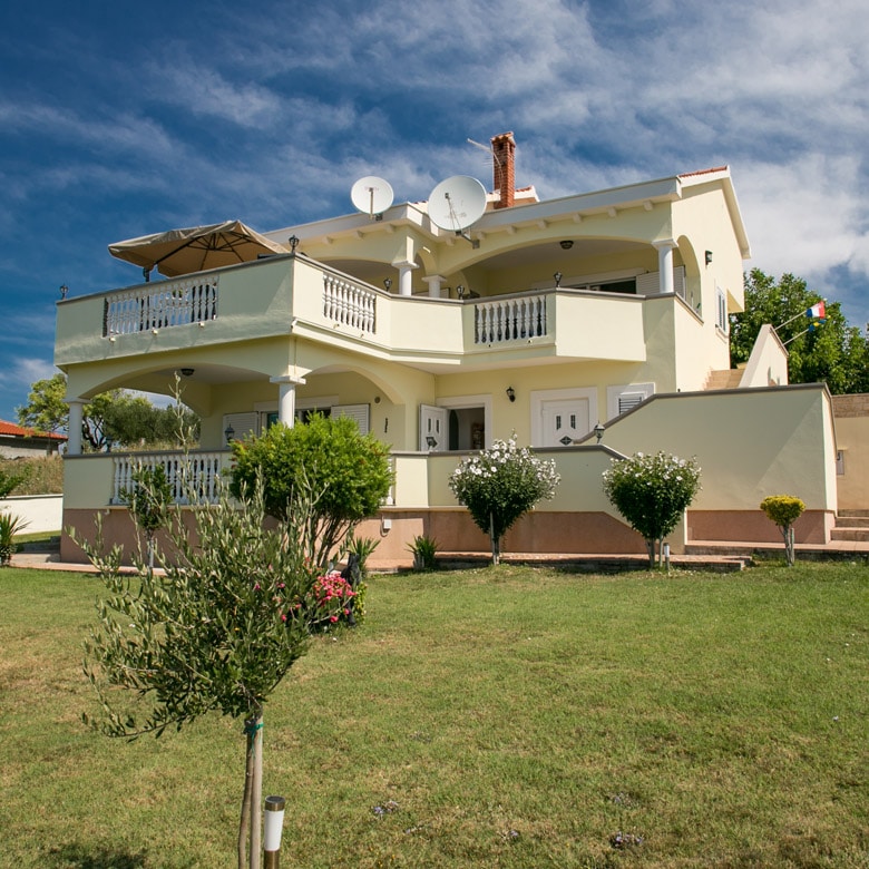 Houses for sale in Croatia near sea